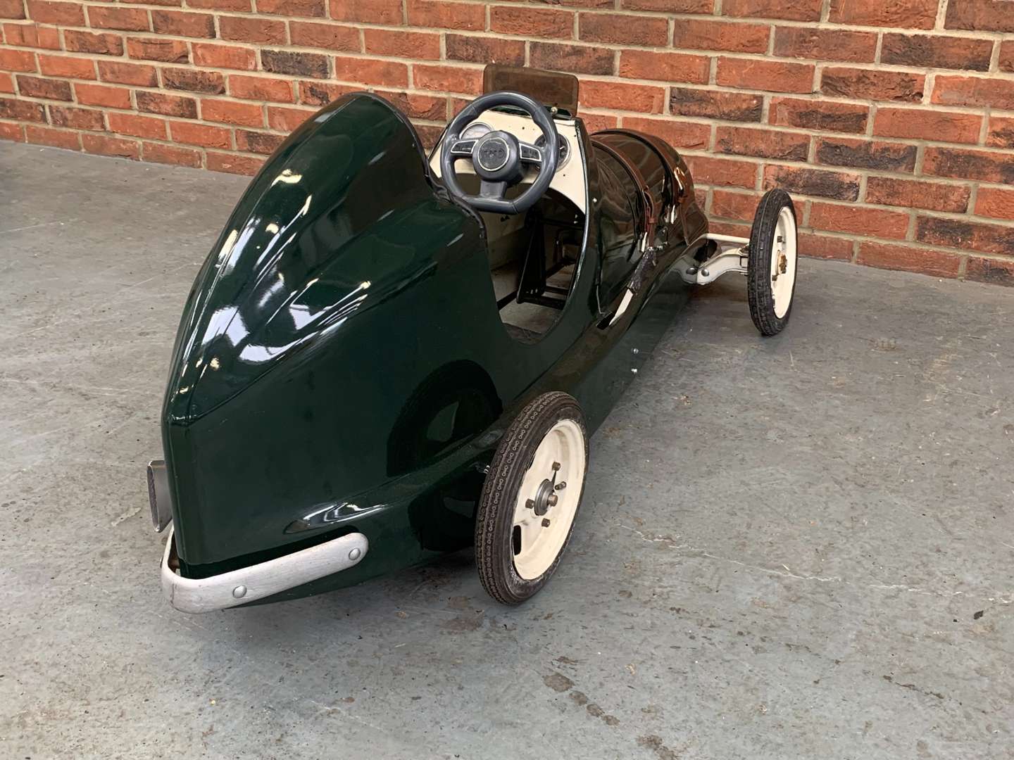 <p>Austin Pathfinder Pedal Car</p>