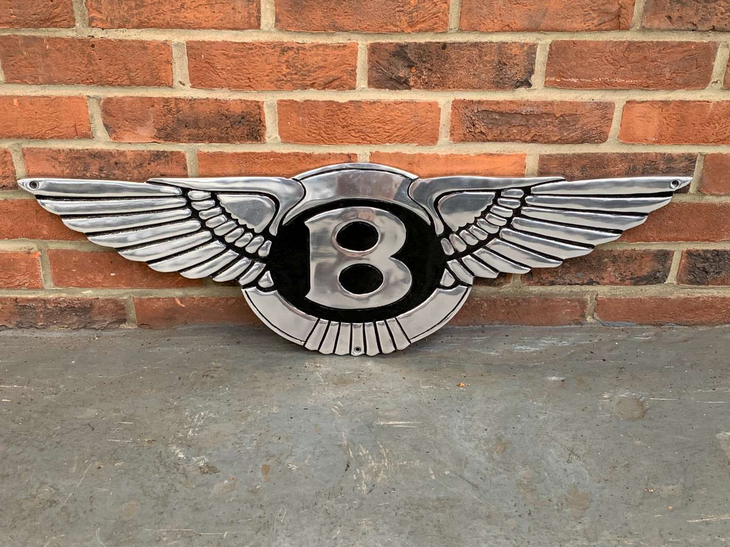 <p>Bentley Cast Aluminium Emblem Sign</p>