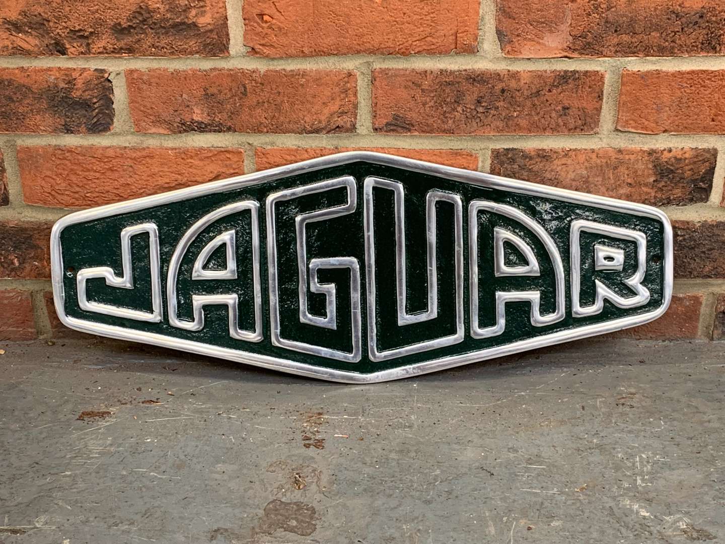 <p>Jaguar Cast Aluminium Sign</p>