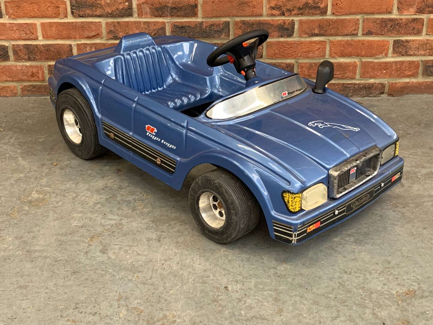 <p>Toys Toys Blue Plastic Jaguar Childs Pedal Car</p>