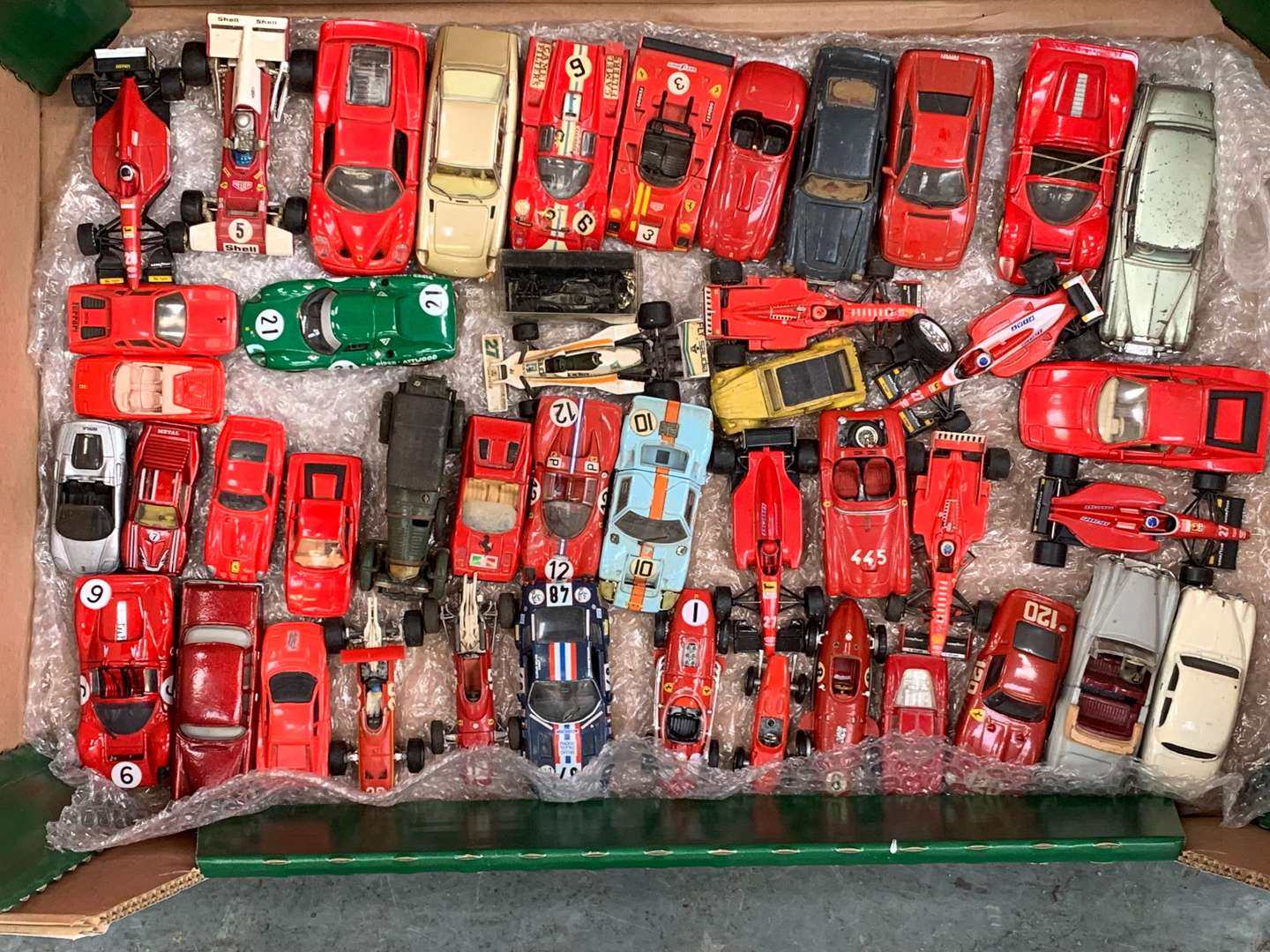 <p>Quantity of Model Ferrari's&nbsp;</p>