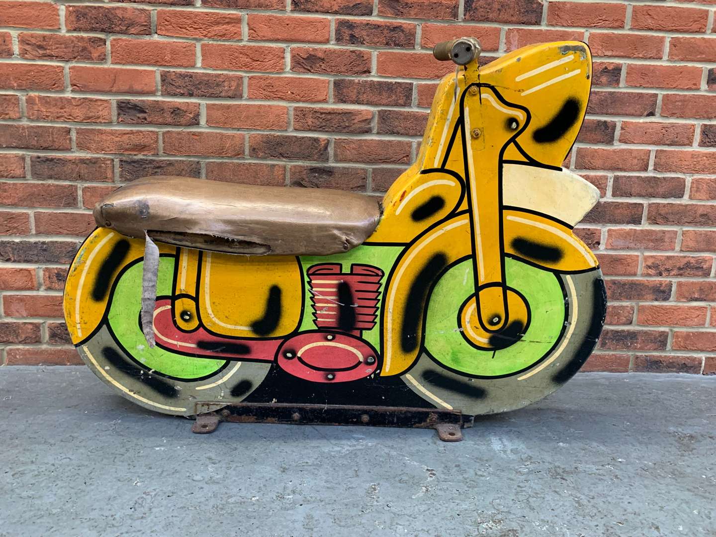 <p>Vintage Wooden Painted Motorcycle Fairground Ride</p>