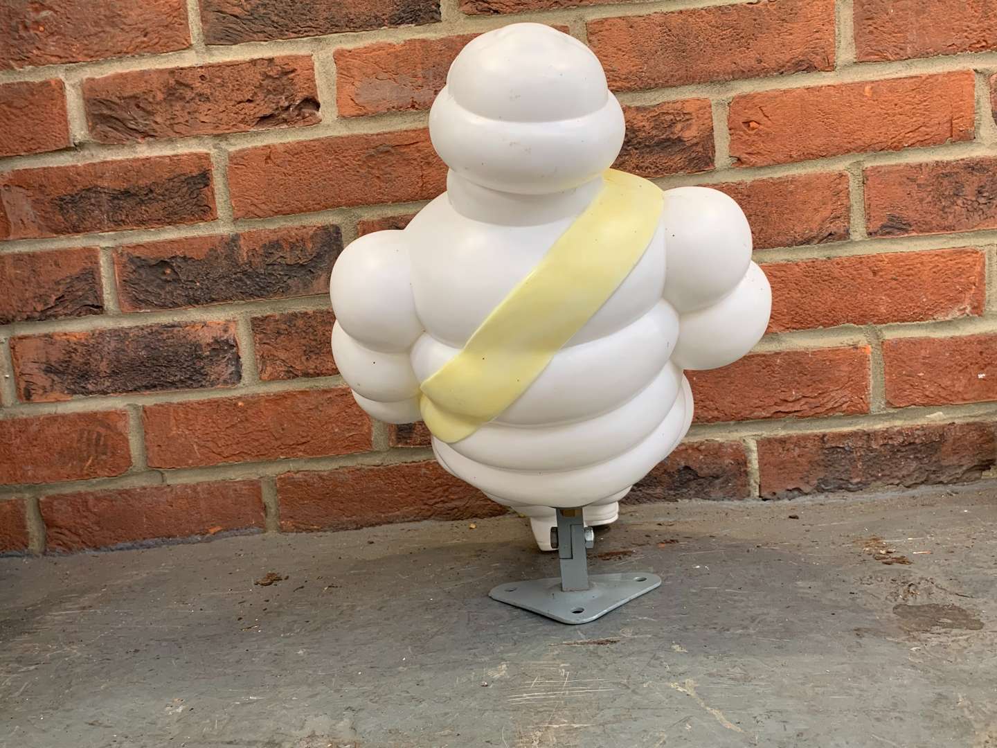 <p>Michelin Man Lorry Mounted&nbsp;</p>