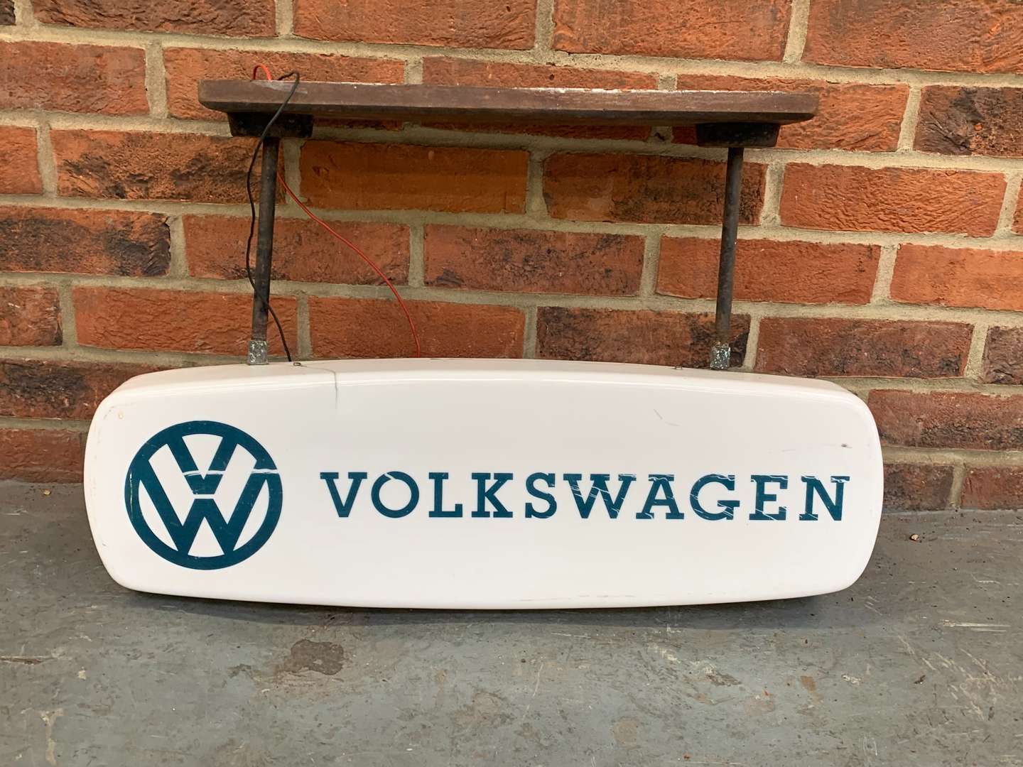 <p>Volkswagen Illuminated Dealership Sign</p>
