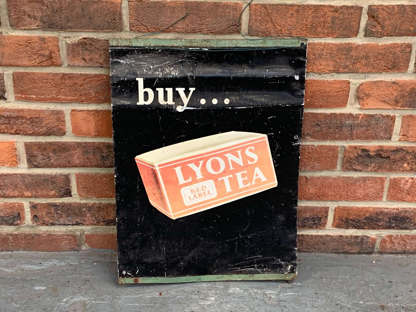 <p>Buy Lyons Tea Aluminium Sign</p>