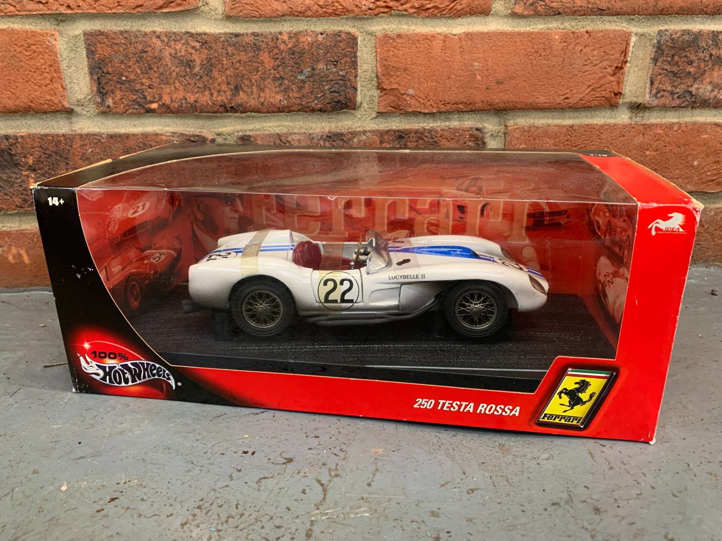 <p>1:18 Scale Boxed 250 Testa Rossa Car</p>