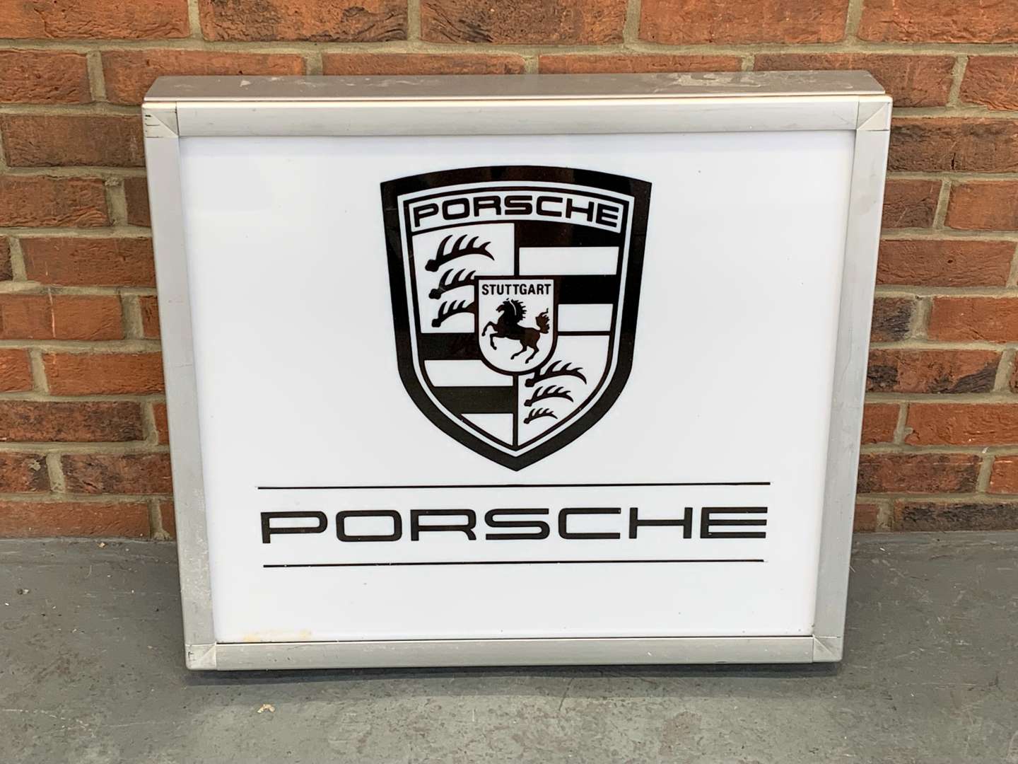 <p>Porsche Illuminated Sign</p>