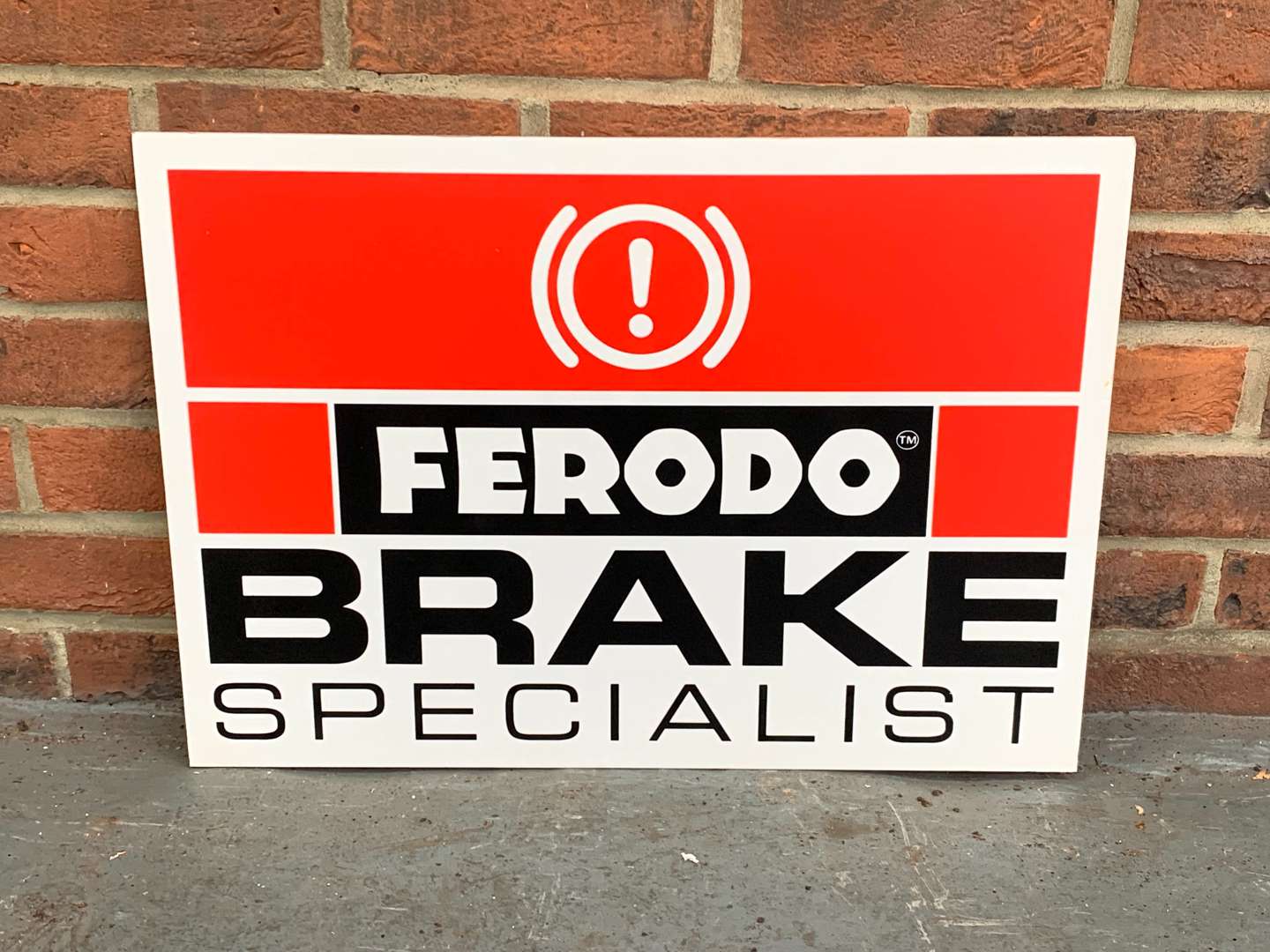 <p>Ferodo Brake Specialist Plastic Sign</p>