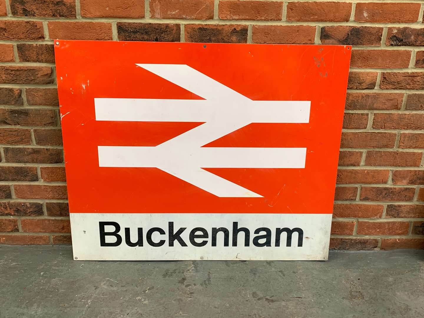 <p>Buckenham Railway Aluminium Sign</p>