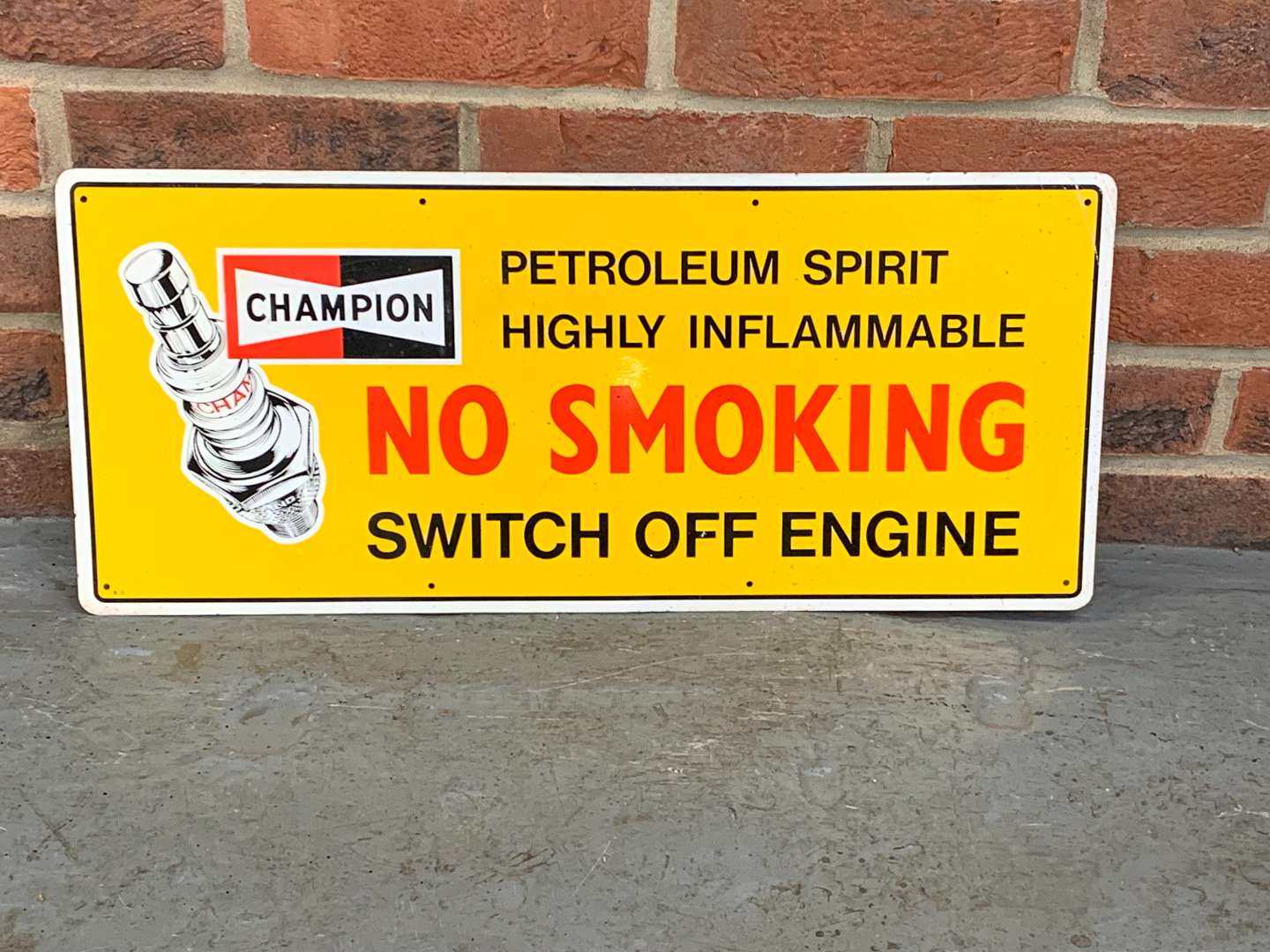 <p>Champion “No Smoking” Switch Off Engine Sign</p>
