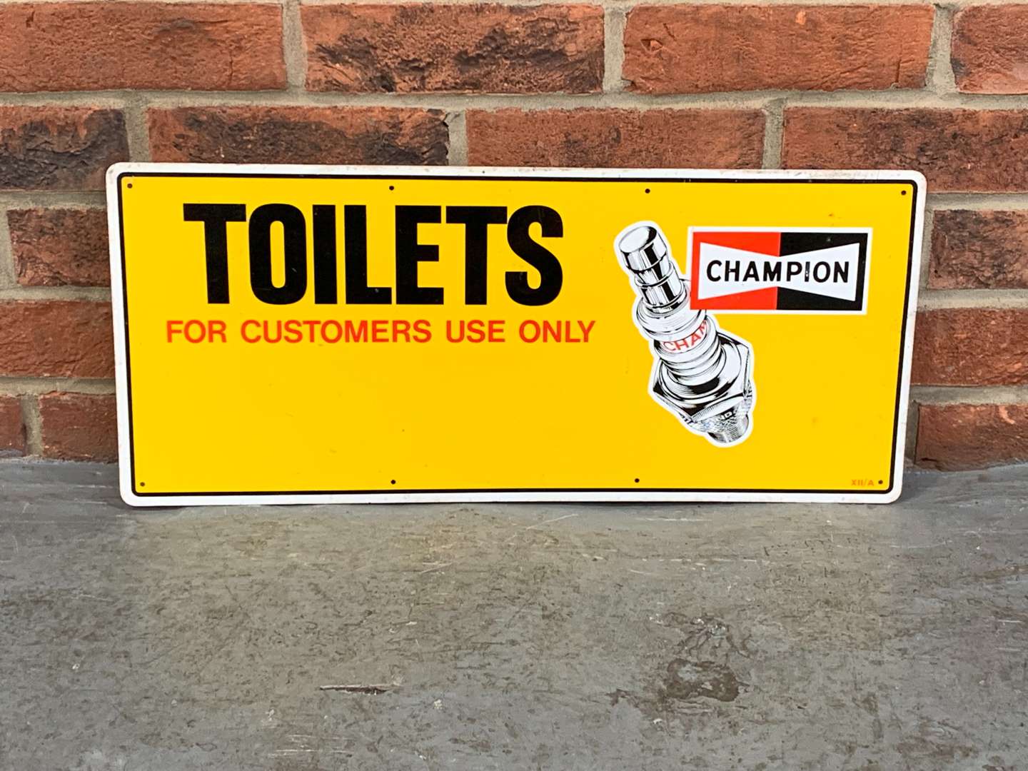 <p>Champion Toilets Aluminium Sign</p>