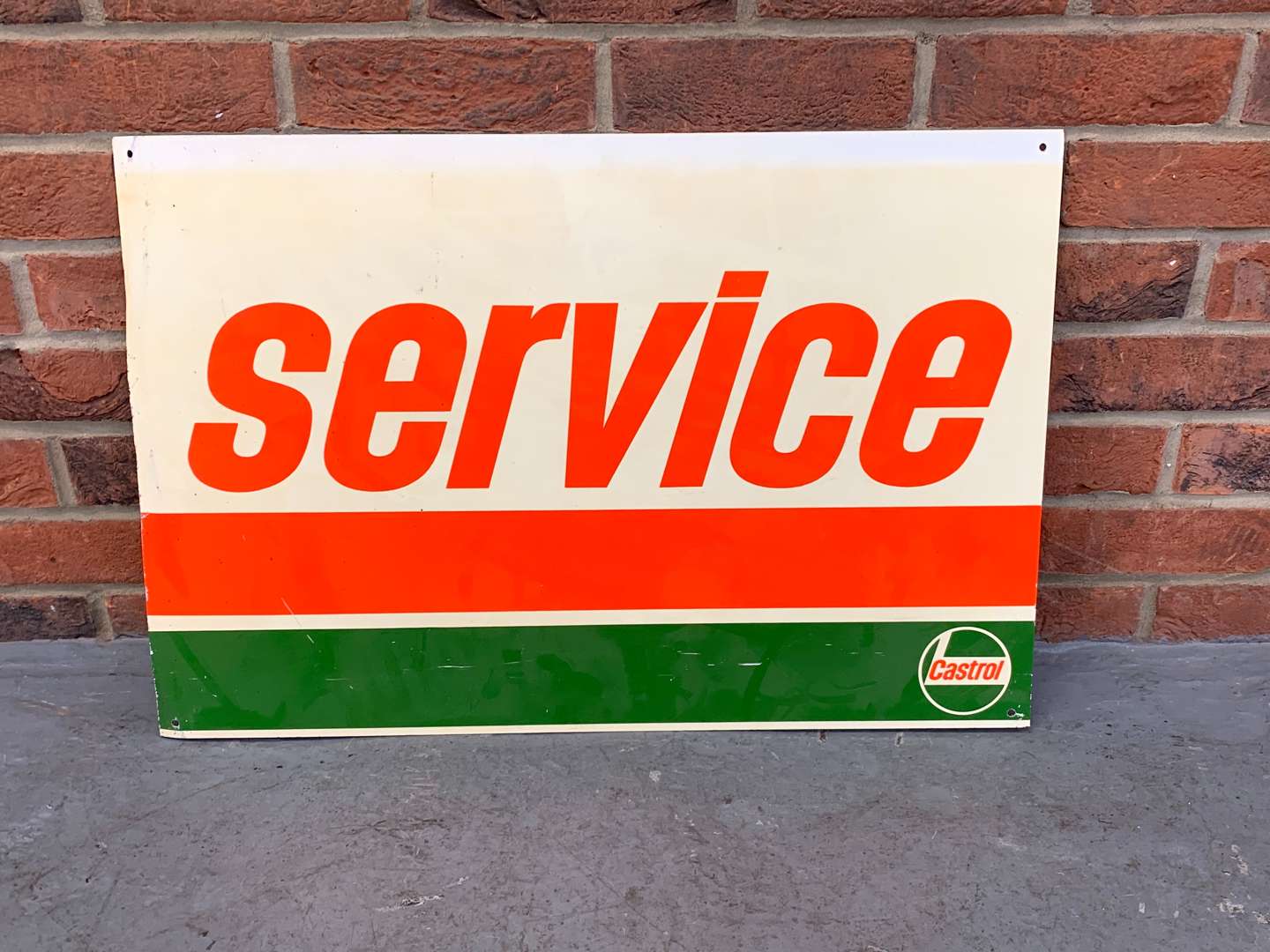 <p>Castrol Service Aluminium Sign</p>