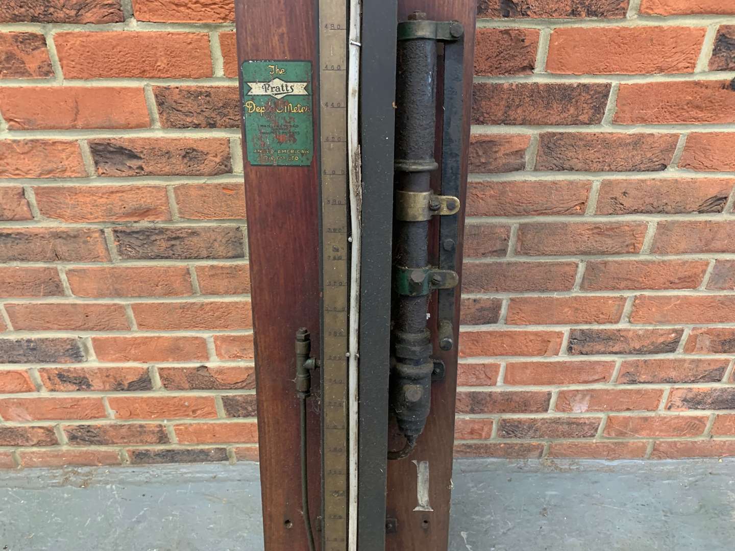 <p>Early Wayne Handcranked Skeleton Petrol Pump With Original Curfew Globe</p>