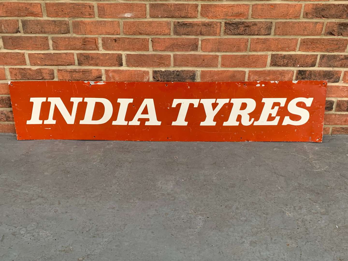 <p>India Tyre's Aluminium Sign</p>