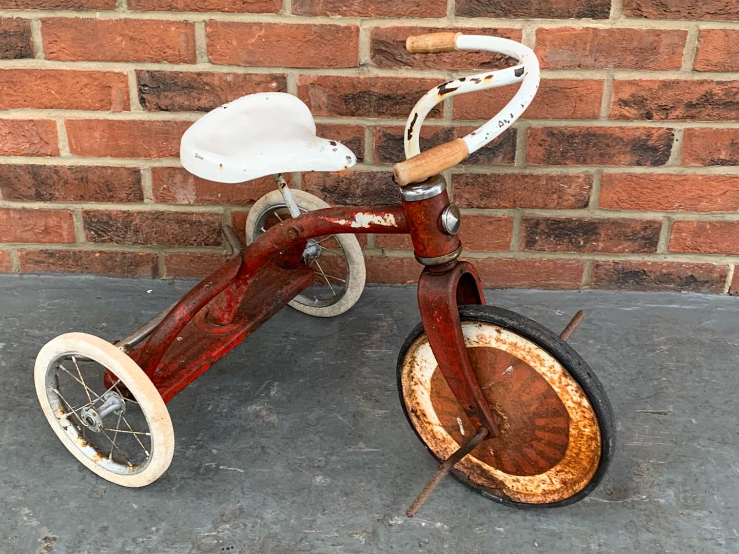 <p>Vintage Child's Trike and Scooter&nbsp;</p>