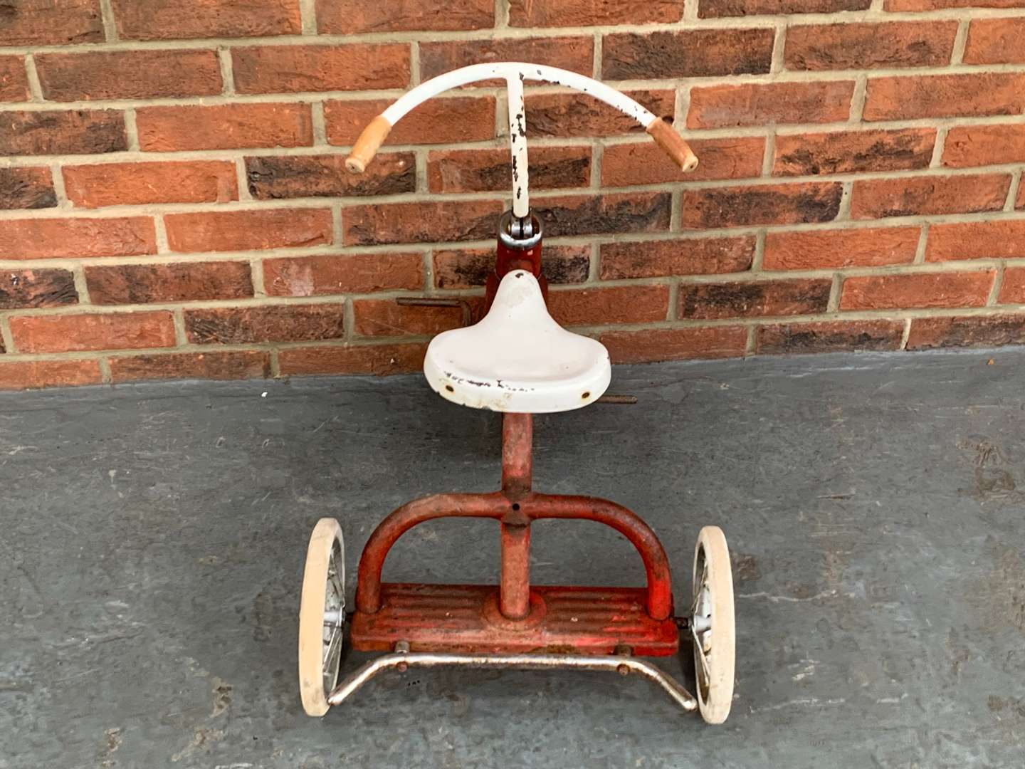 <p>Vintage Child's Trike and Scooter&nbsp;</p>