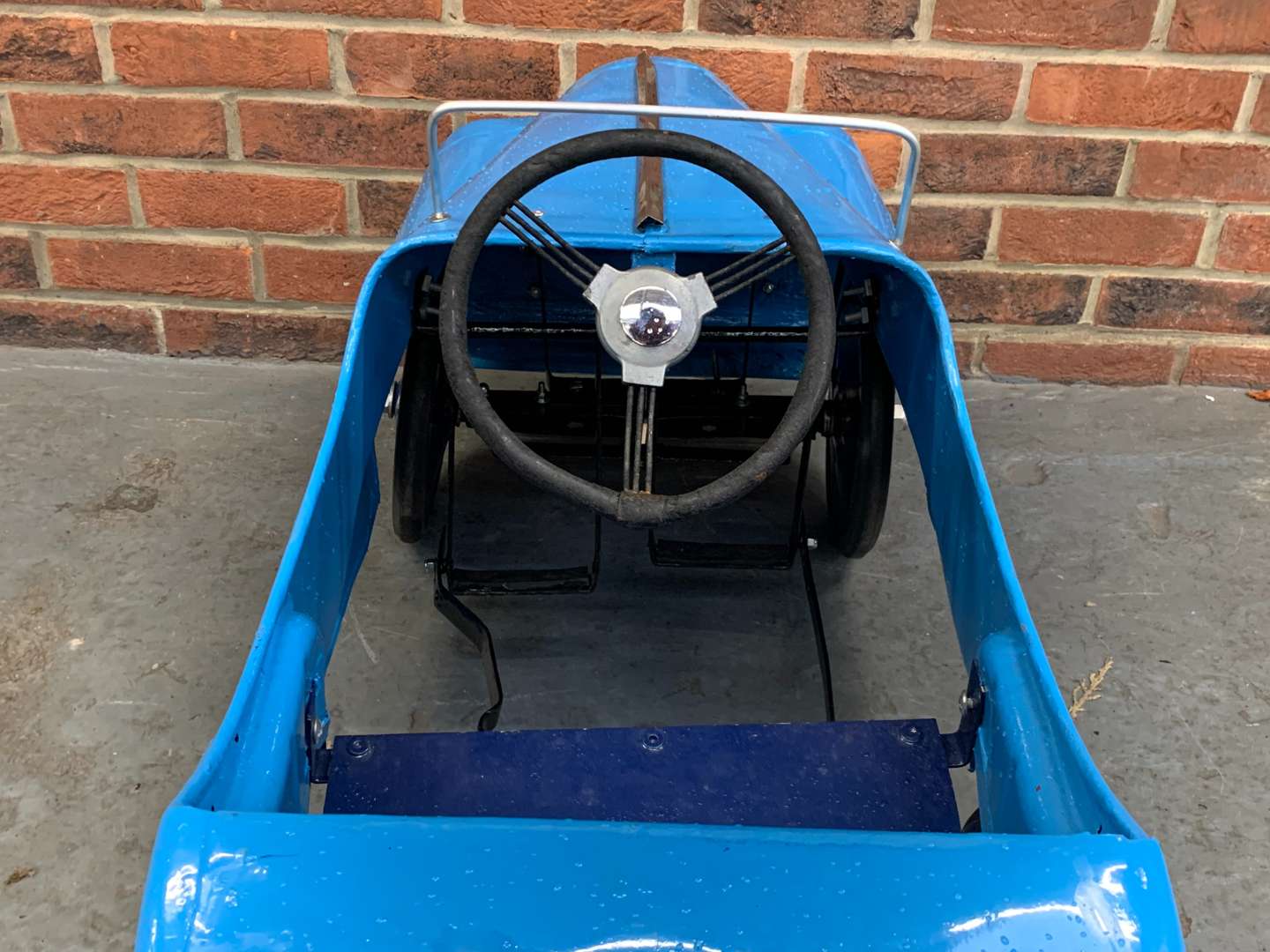 <p>&nbsp;1950's Triang Centurian Pedal Car</p>