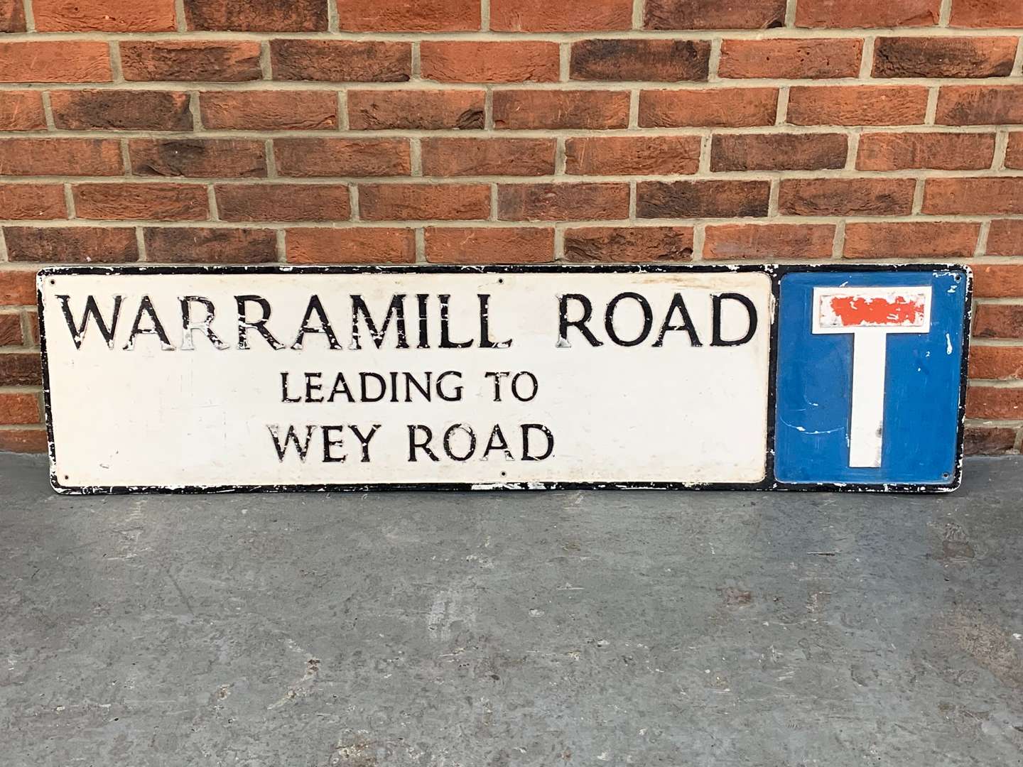 <p>Warramill Road Sign Cast Aluminium&nbsp;</p>