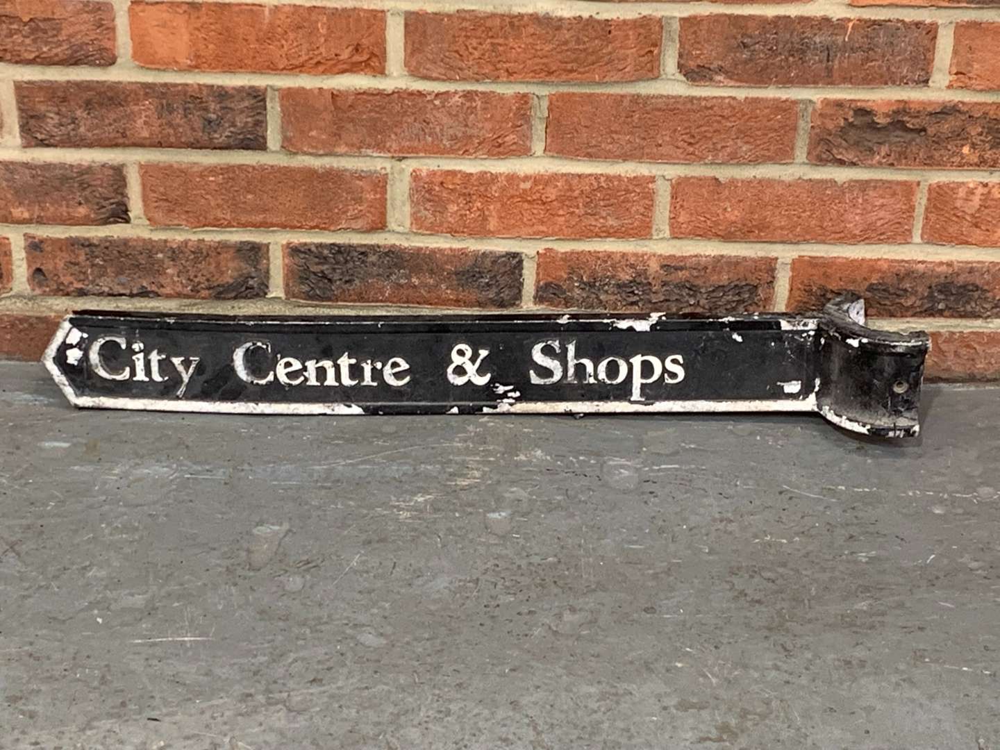<p>City Centre and Shops Sign a/f</p>