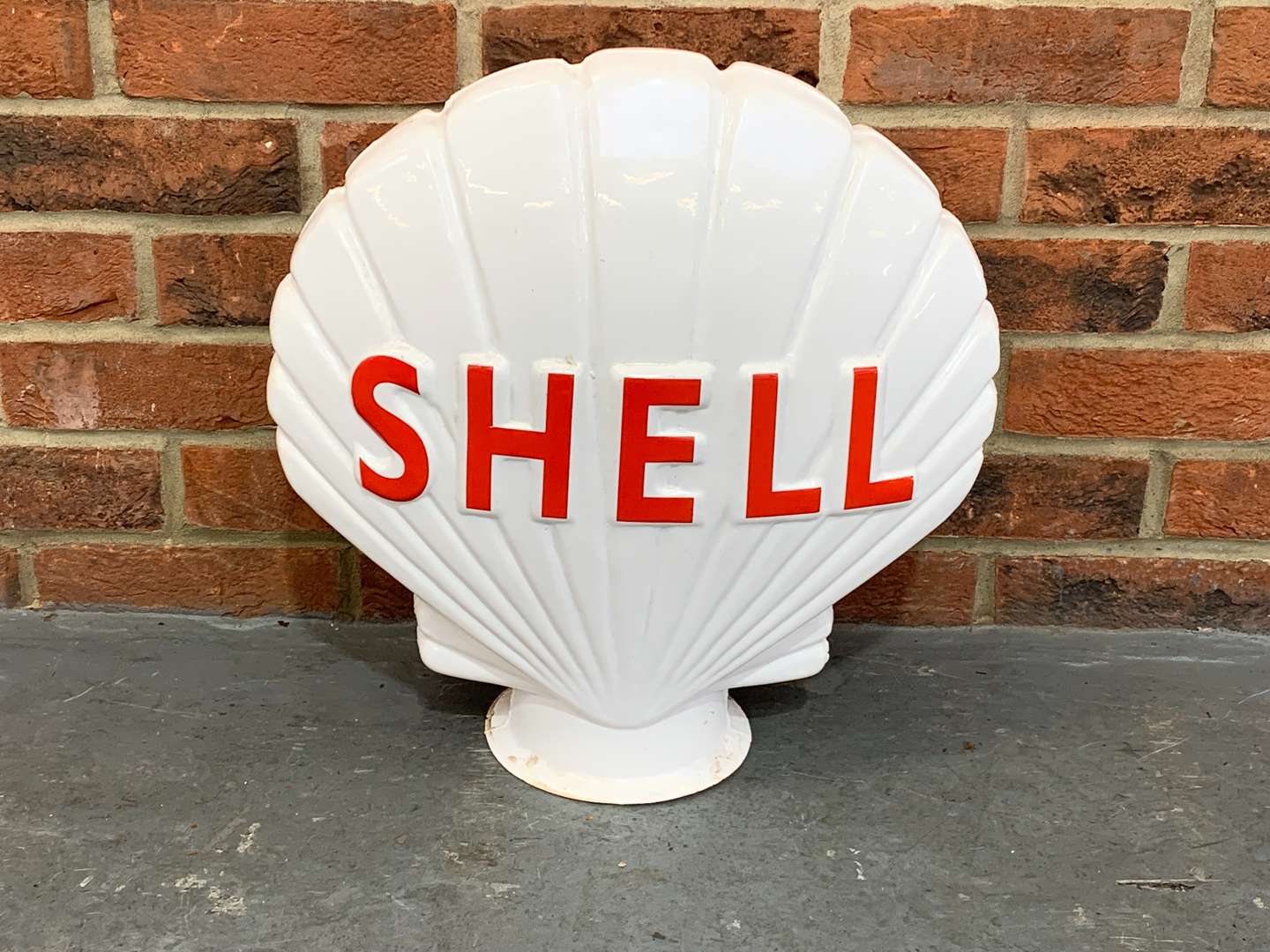 <p>Fibreglass Shell Petrol Globe</p>