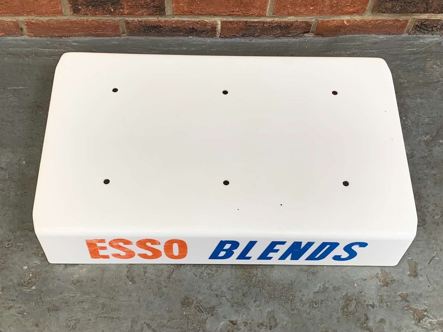 <p>Esso Blends Plastic Petrol Pump Top</p>