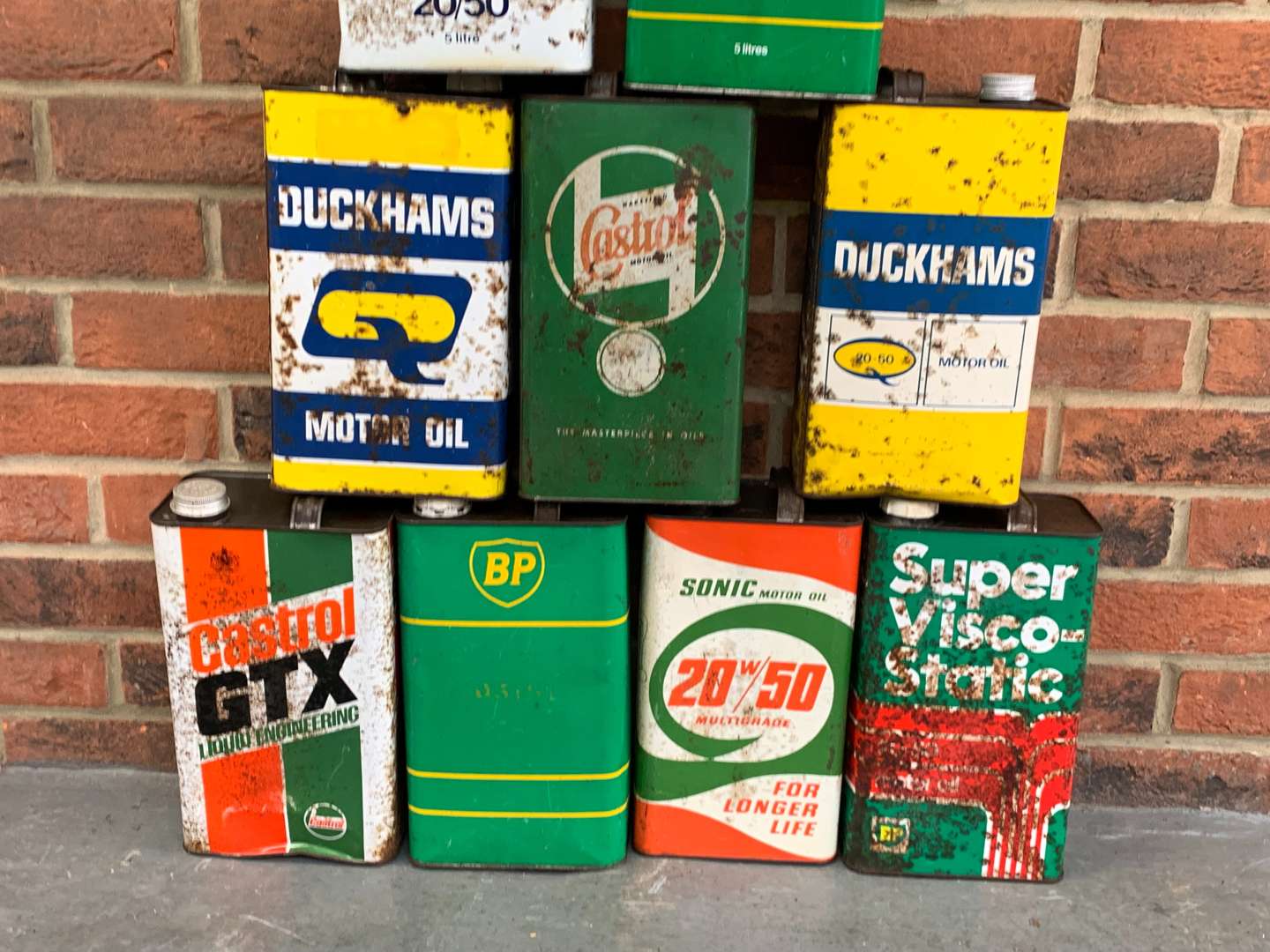 <p>Ten Assorted Oil Cans&nbsp;</p>