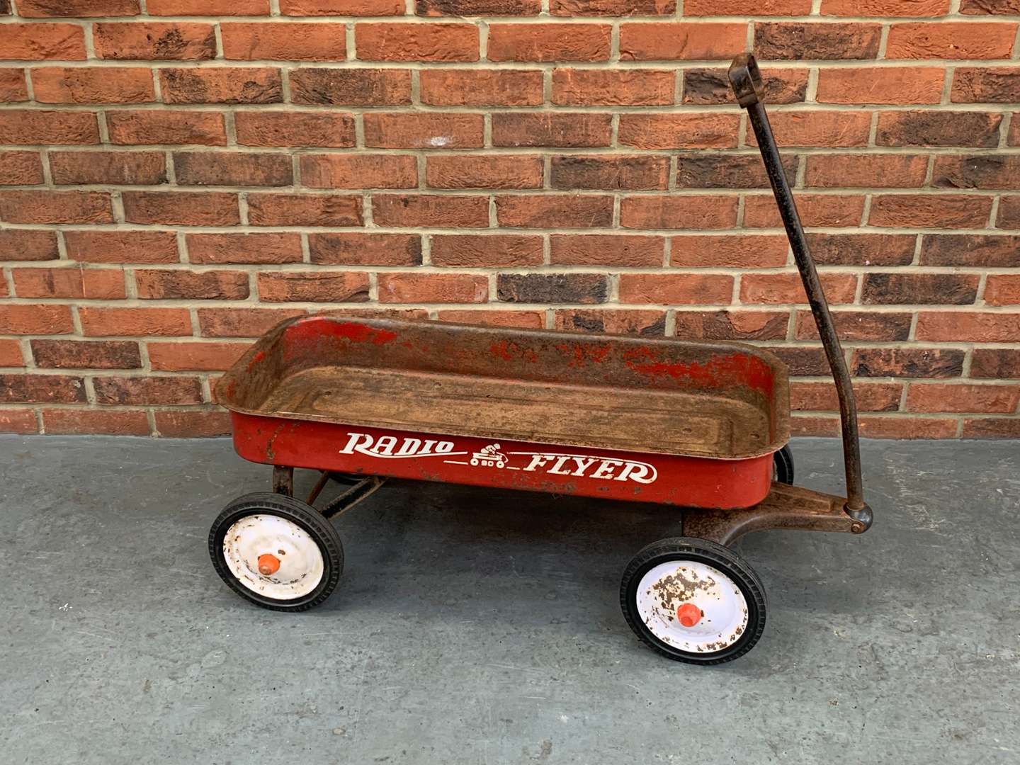 <p>Vintage Radio Flyer Cart</p>