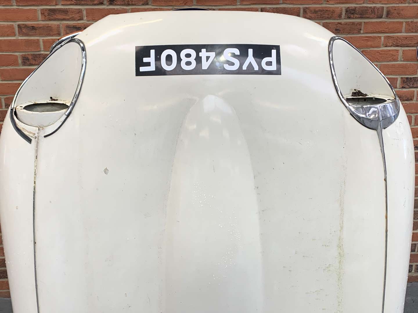 <p>Steel E-Type Bonnet&nbsp;</p>