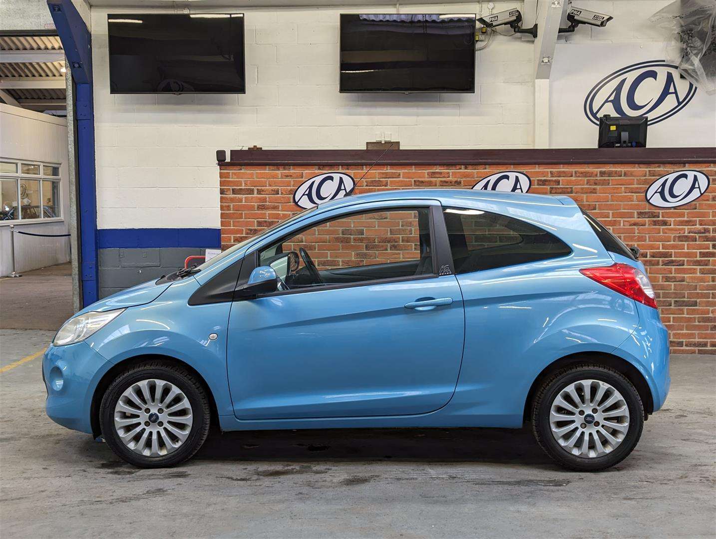 <p>2011 FORD KA ZETEC</p>