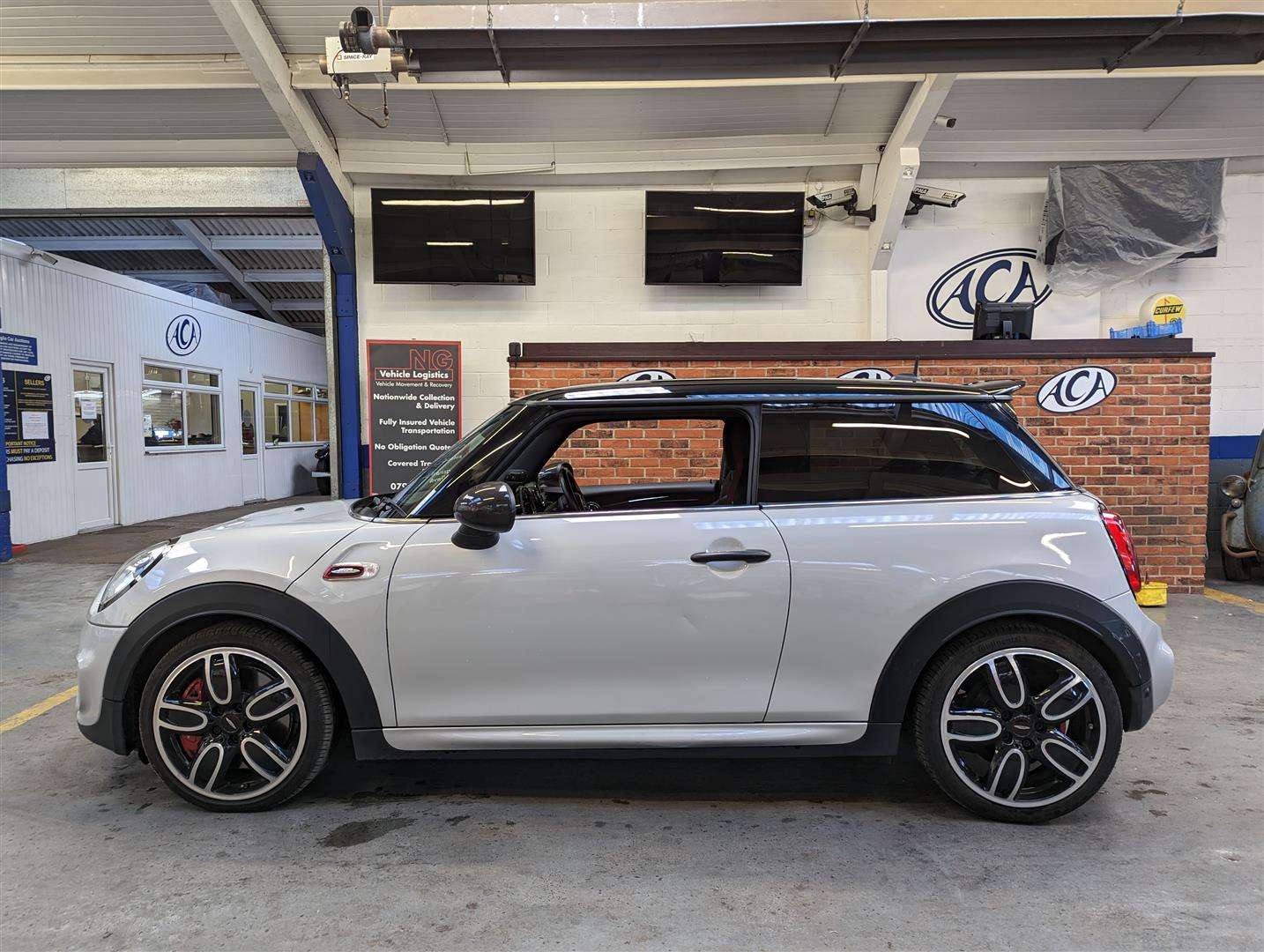 <p>2017 MINI JOHN COOPER WORKS AUTO</p>