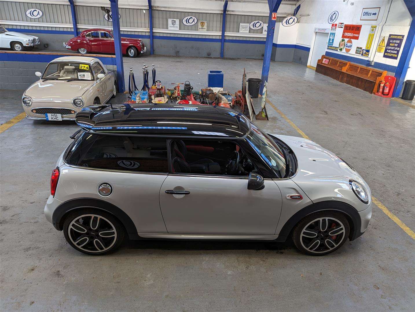 <p>2017 MINI JOHN COOPER WORKS AUTO</p>