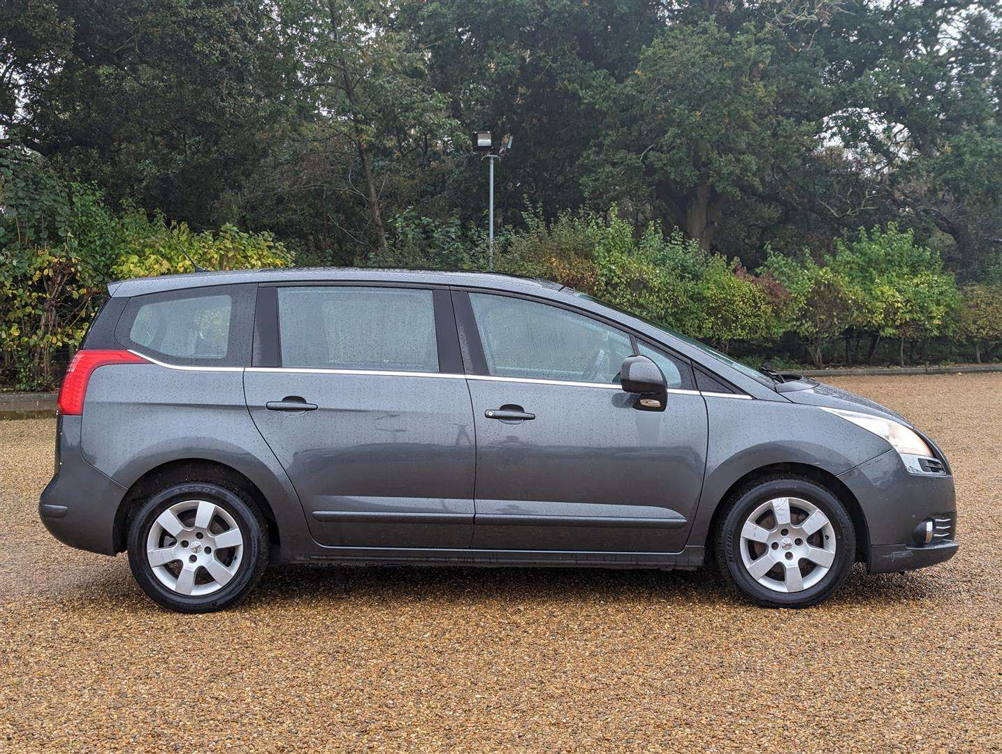 <p>2010 PEUGEOT 5008 SPORT HDI</p>