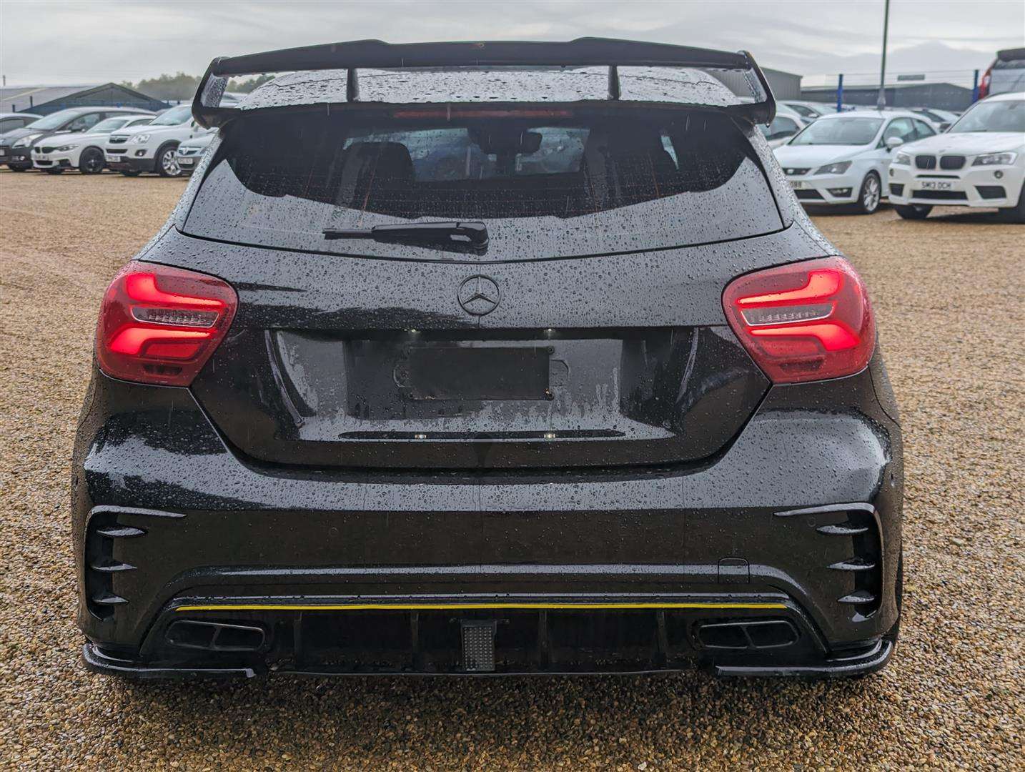 <p>2016 MERCEDES-BENZ A 180 AMG LINE PREMIUM</p>