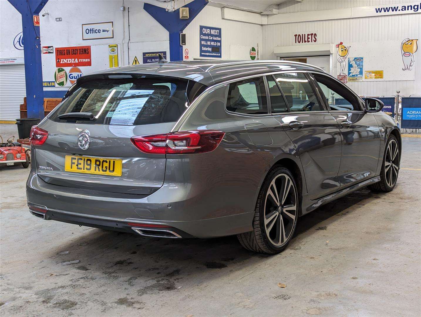 <p>2019 VAUXHALL INSIGNIA SRI VX-LINE NAV</p>