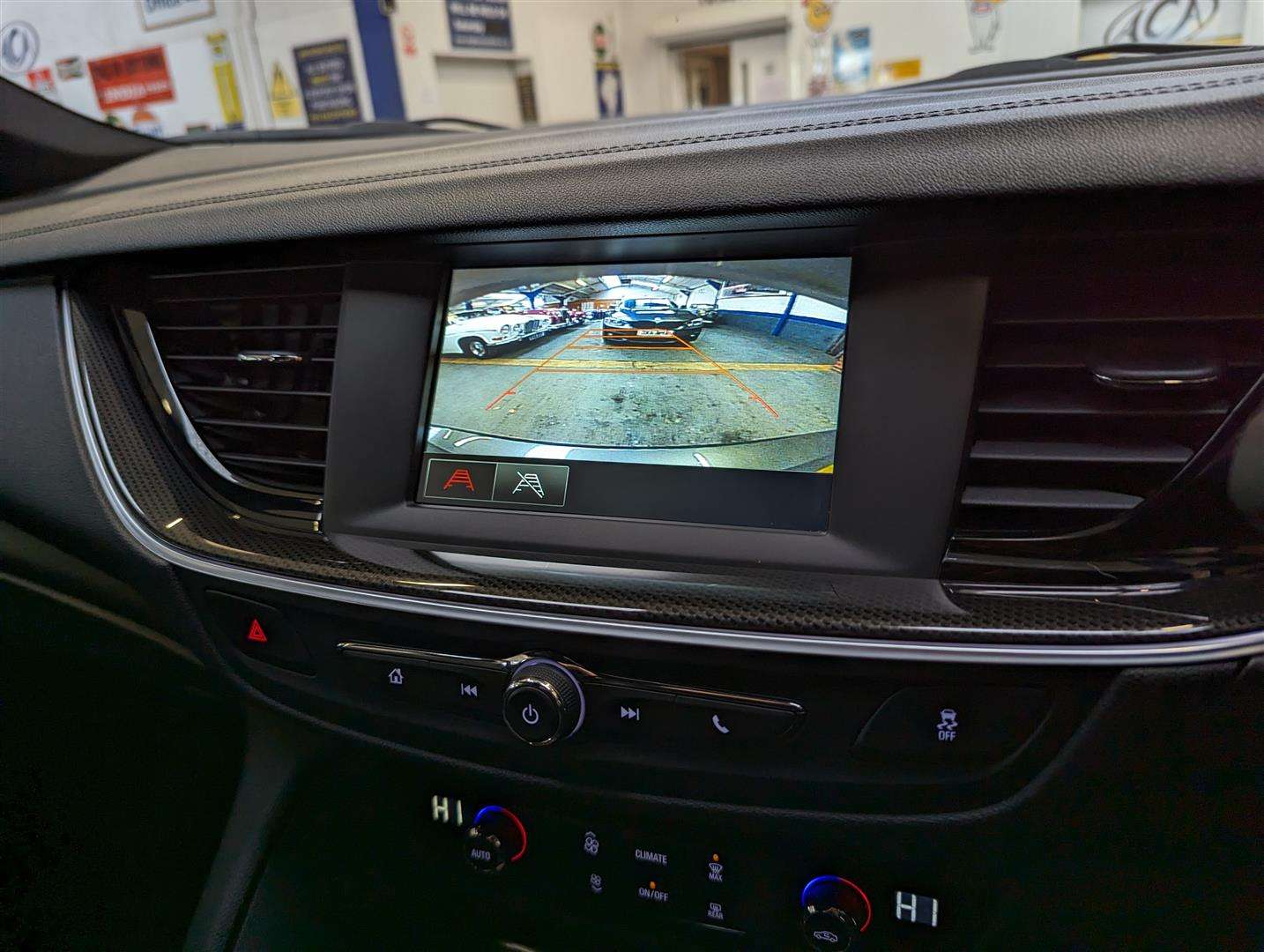 <p>2019 VAUXHALL INSIGNIA SRI VX-LINE NAV</p>