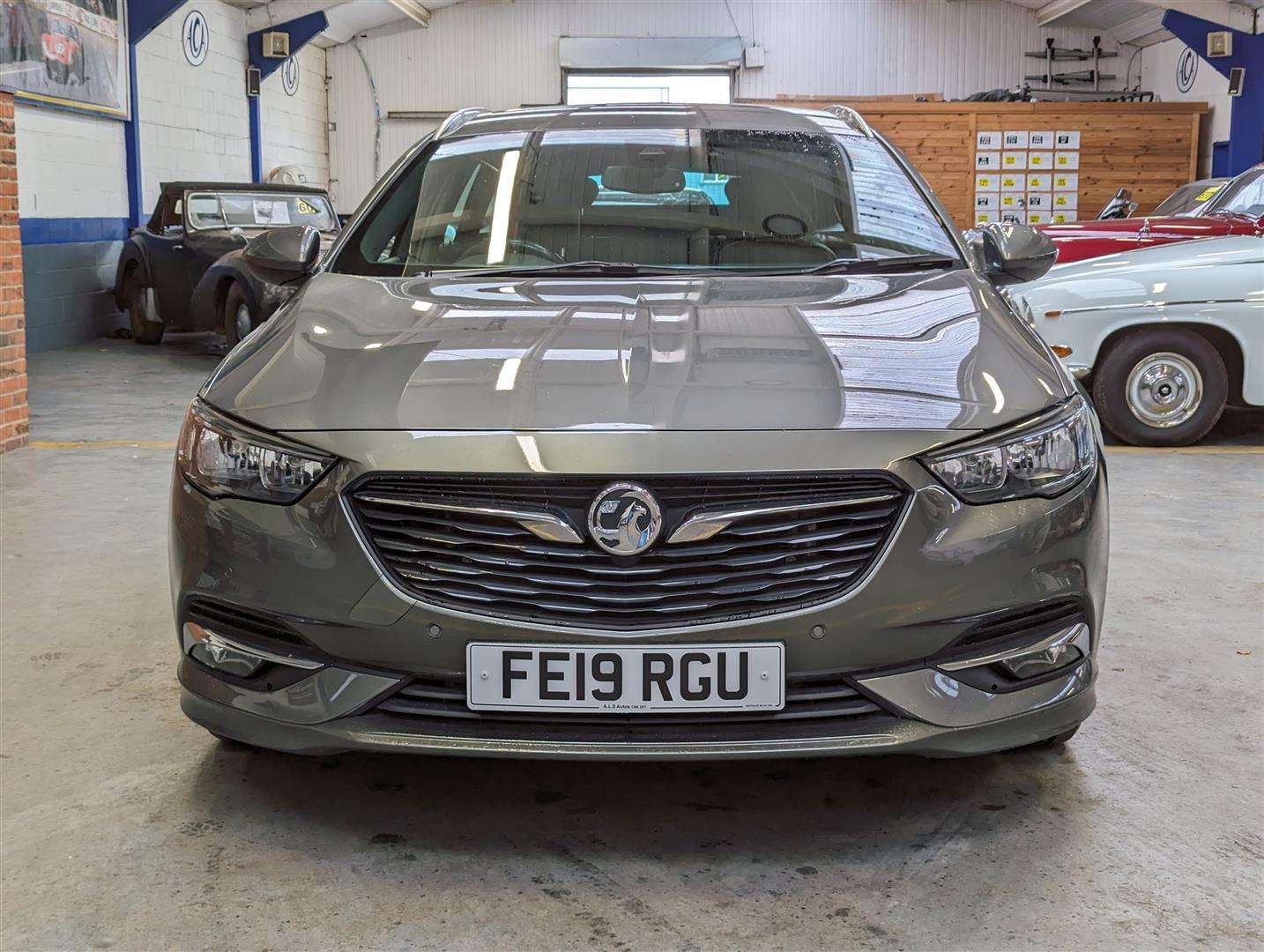 <p>2019 VAUXHALL INSIGNIA SRI VX-LINE NAV</p>