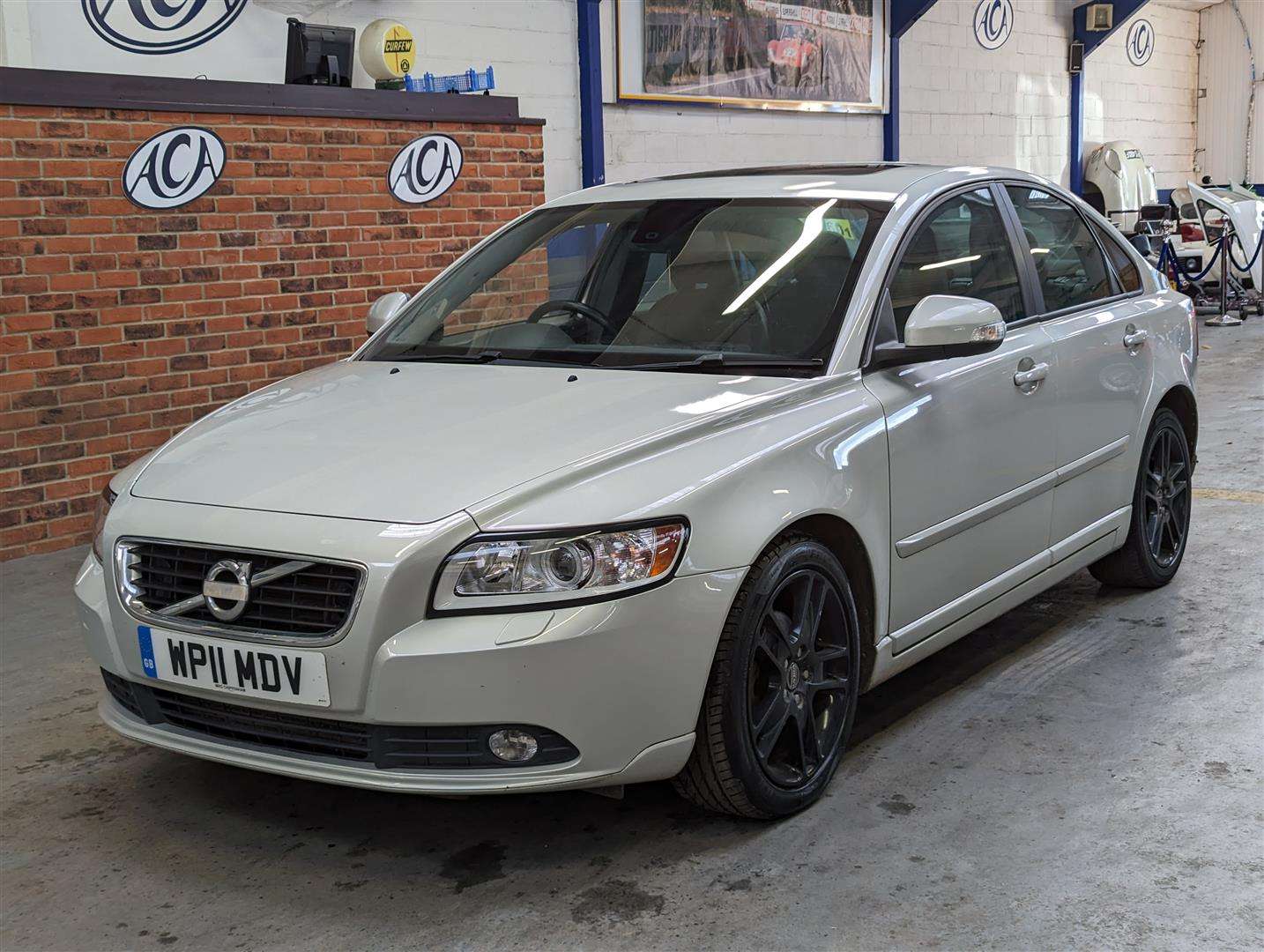 <p>2011 VOLVO S40 SE LUX EDITION DRIVE</p>