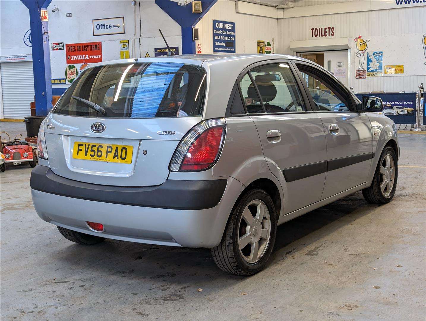 <p>2006 KIA RIO LX CRDI</p>