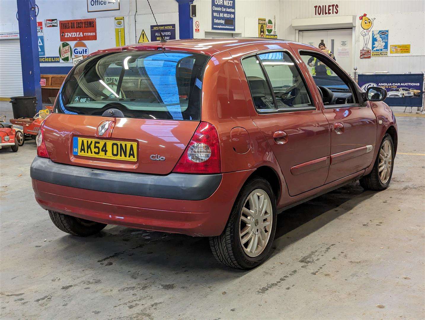 <p>2004 RENAULT CLIO INITIALE 16V AUTO</p>