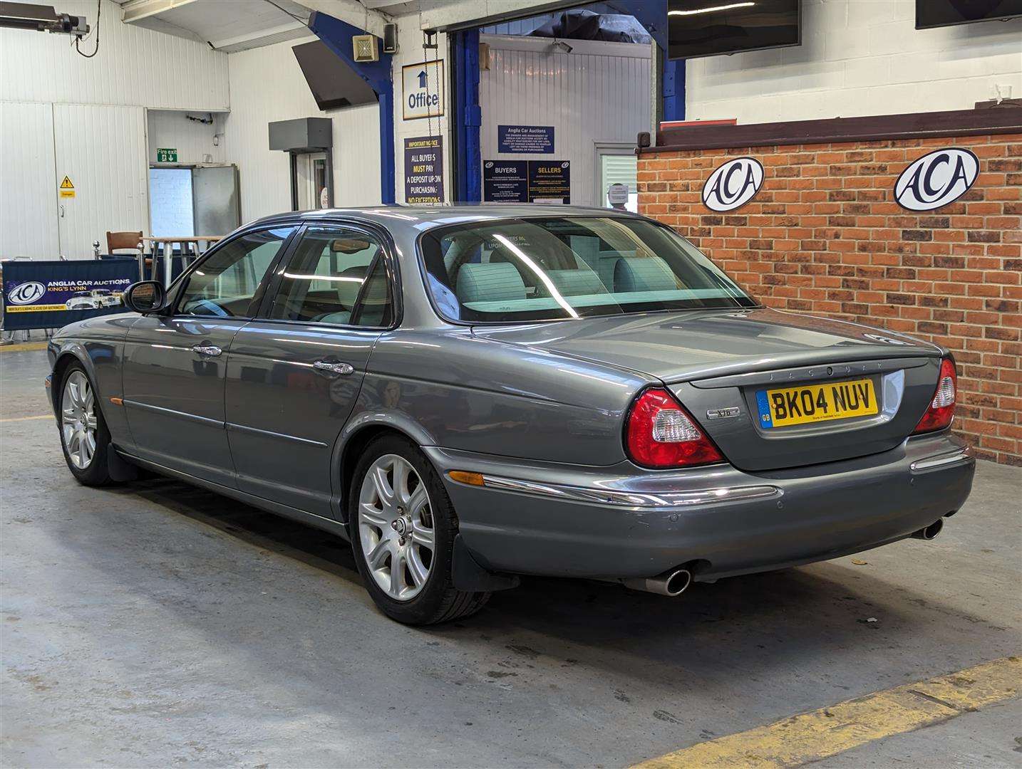 <p>2004 JAGUAR XJ6 V6 SPORT AUTO</p>