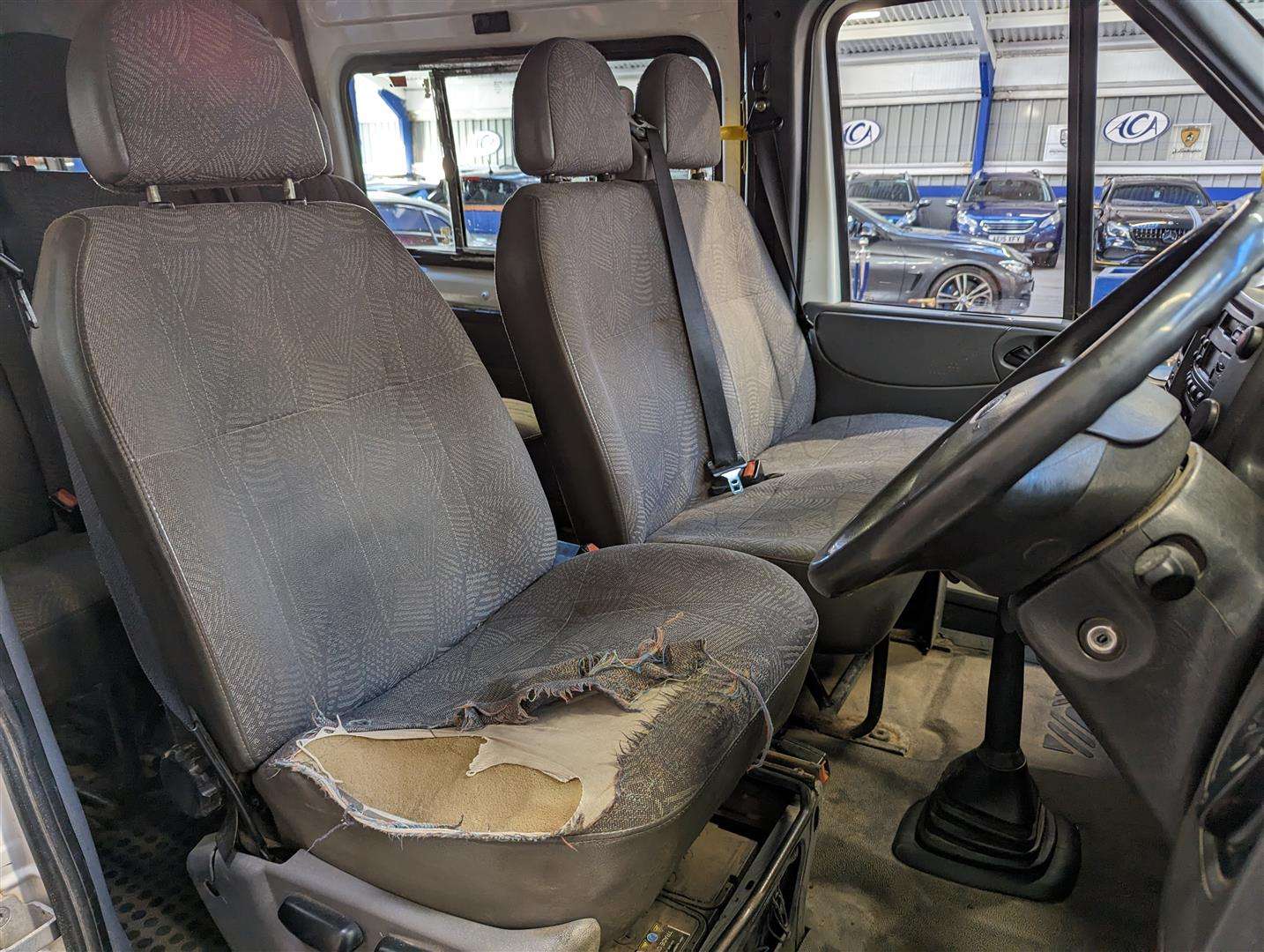 <p>2003 FORD TRANSIT</p>