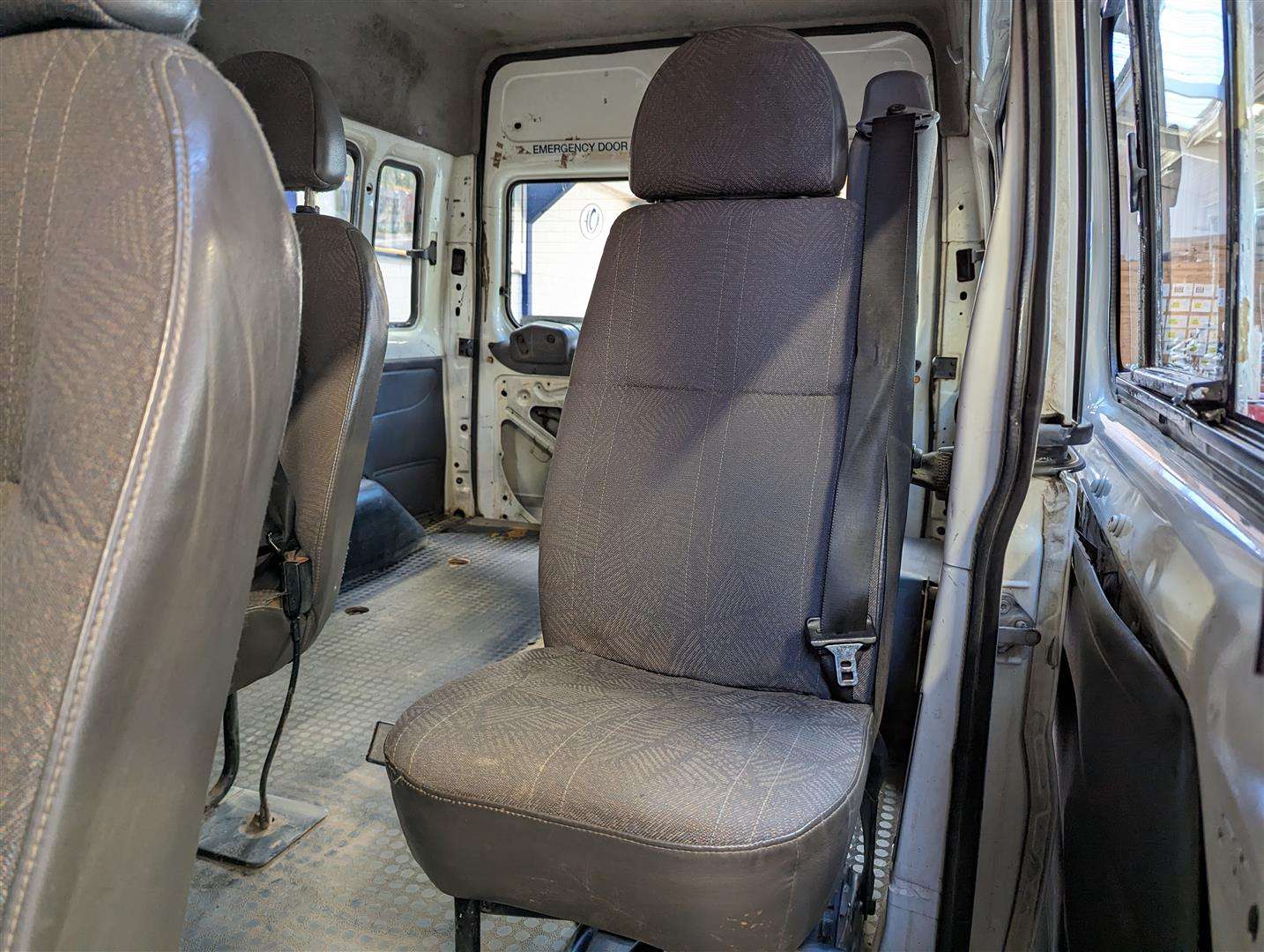 <p>2003 FORD TRANSIT</p>