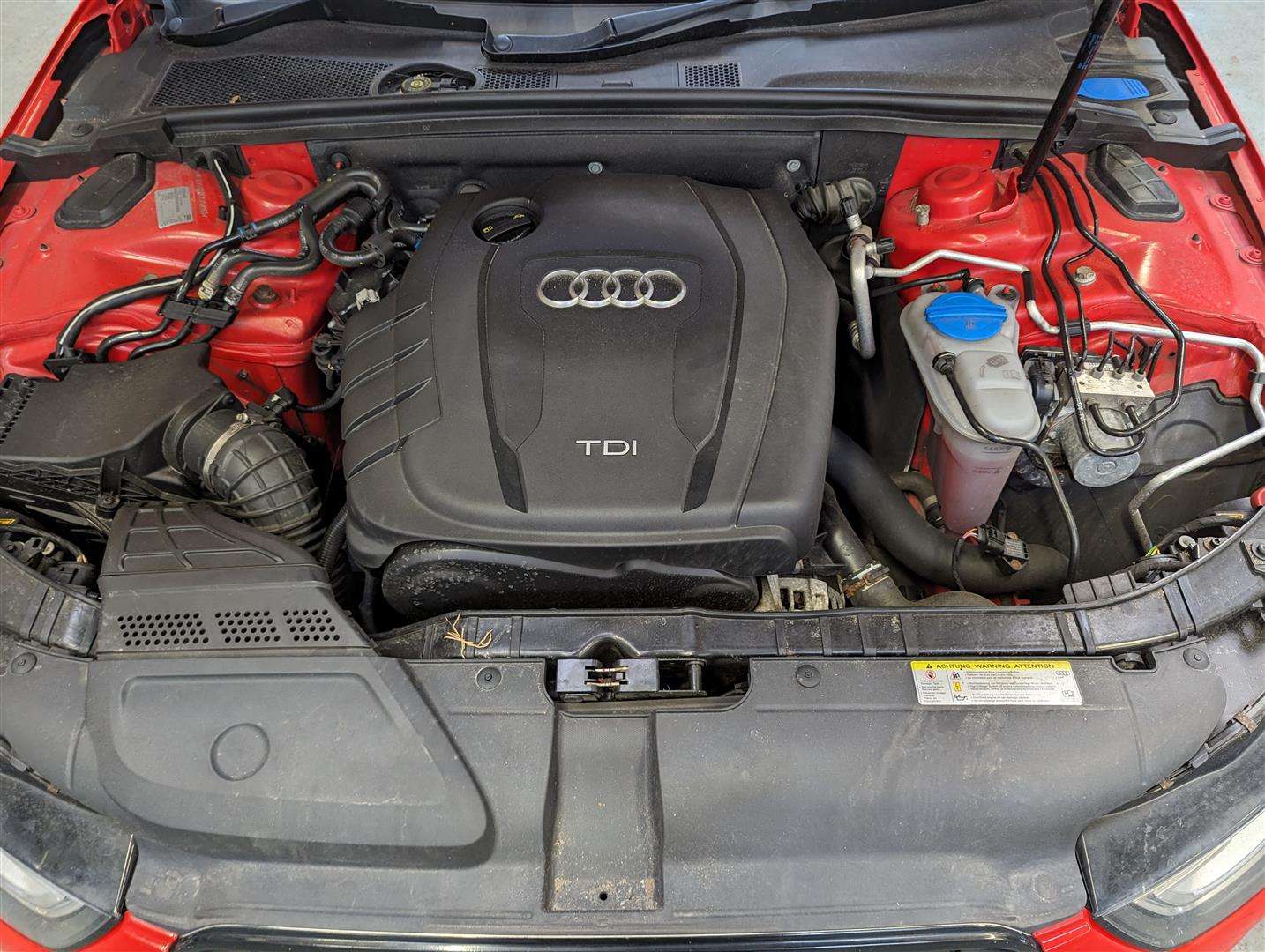 <p>2014 AUDI A4 S LINE TDI CVT</p>