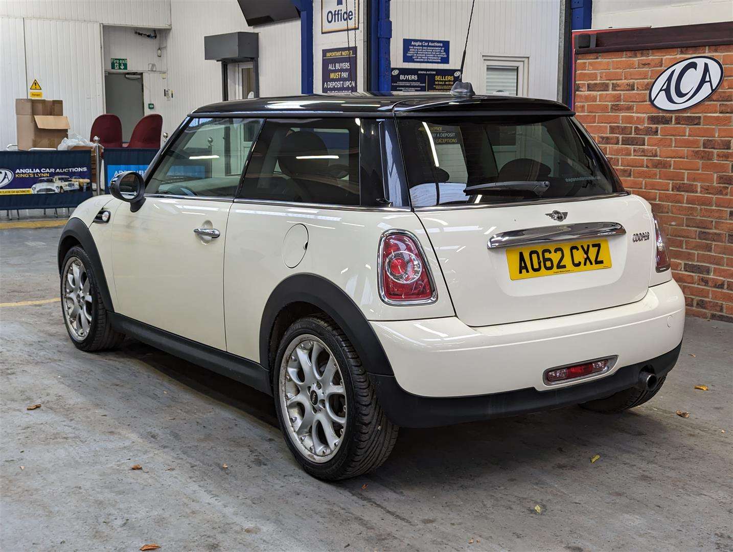 <p>2012 MINI COOPER</p>