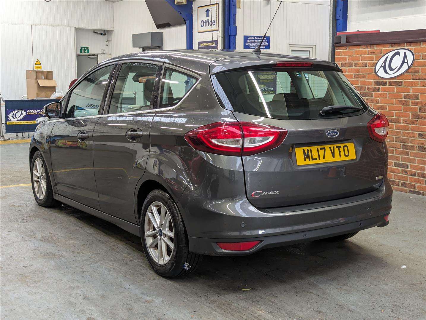 <p>2017 FORD C-MAX ZETEC TURBO</p>