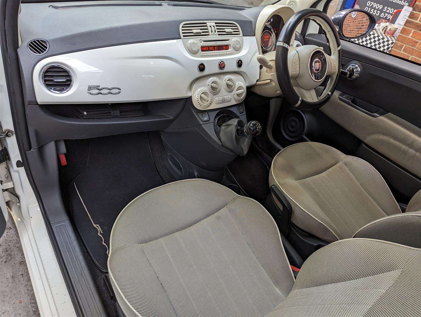 <p>2008 FIAT 500 LOUNGE RHD</p>