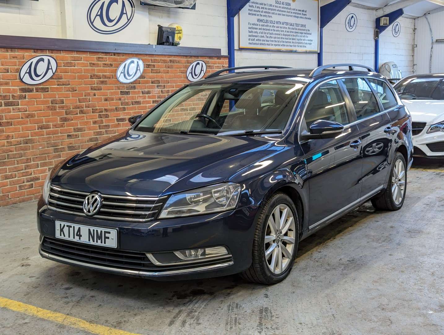 <p>2014 VOLKSWAGEN PASSAT EXECUTIVE TDI BMT</p>