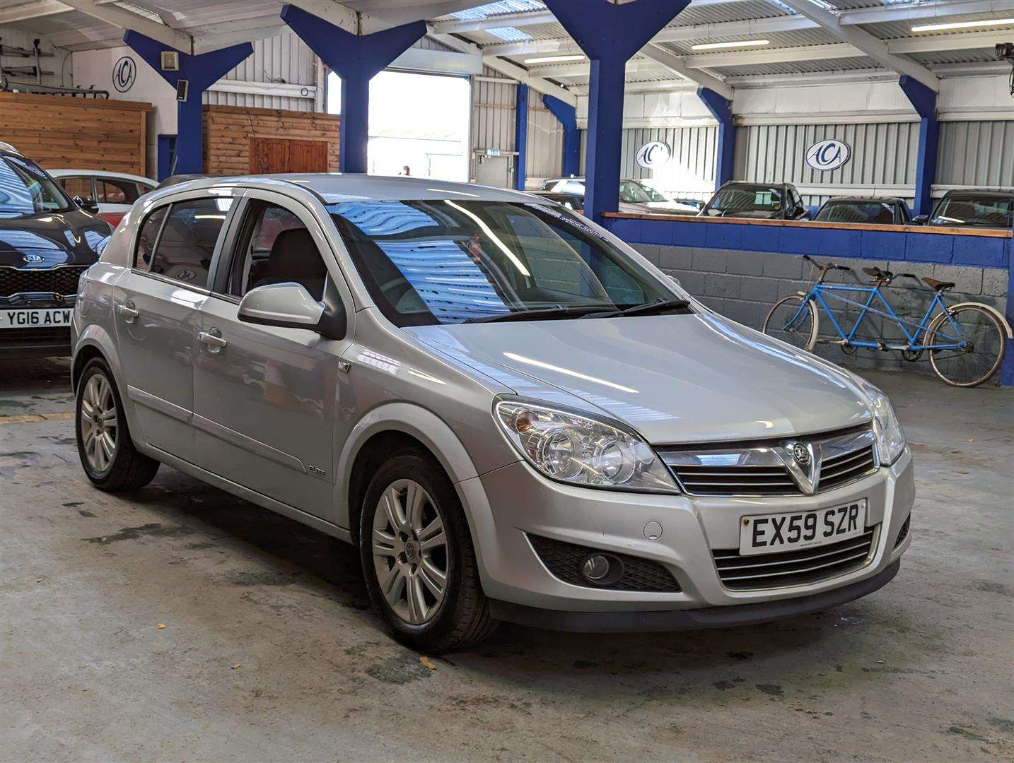 <p>2009 VAUXHALL ASTRA ELITE</p>