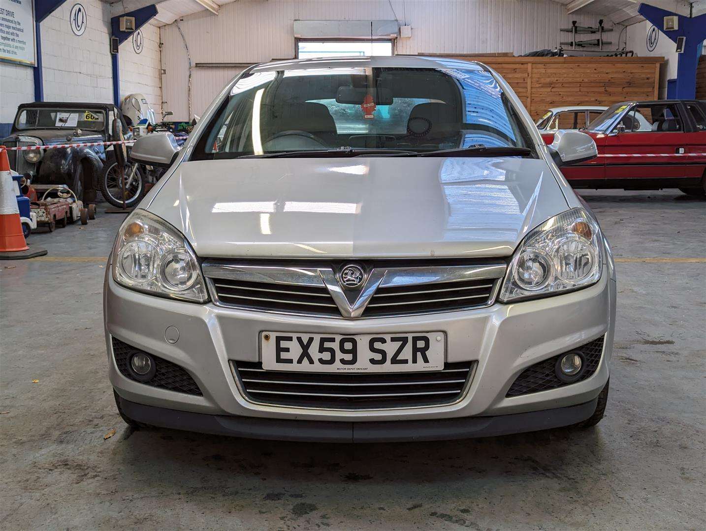 <p>2009 VAUXHALL ASTRA ELITE</p>