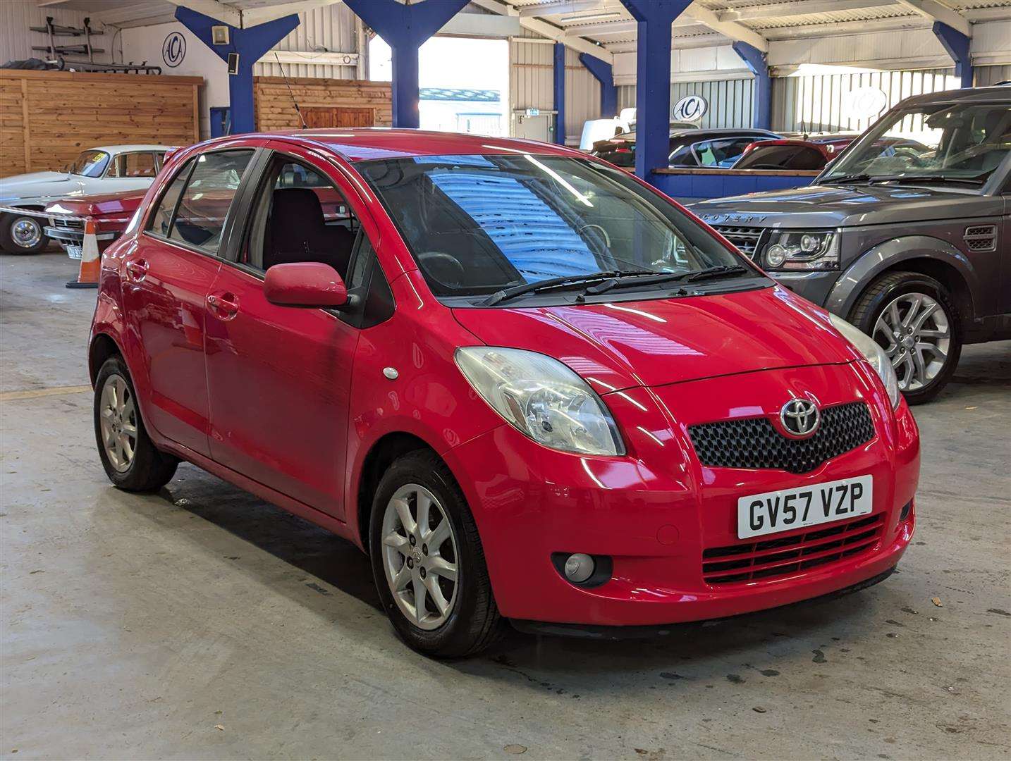 <p>2007 TOYOTA YARIS SR</p>